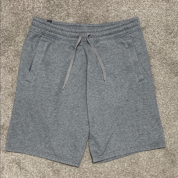 Vintage Baggy Fit Grey Puma Shorts - Picture 1 of 4